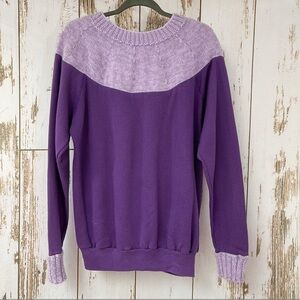 Vintage Handmade Sweater, Similar to size Small/Medium. In excellent condition!